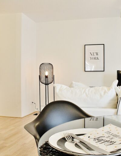 Black and White Home Staging in Wolfsburg