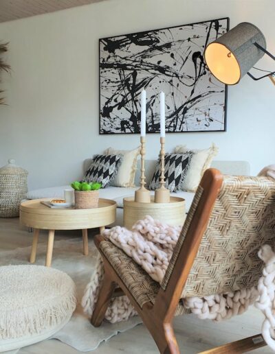 White Ibiza Style – Urlaubsfeeling im Dachgeschoß