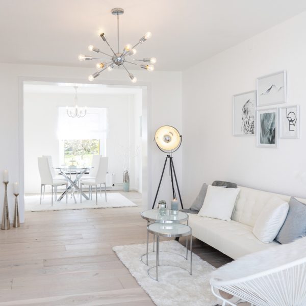 Home Staging Wohnzimmer mint-weiß